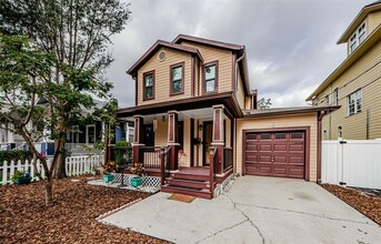 Building Photo - 308 E Ross Ave