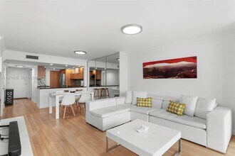 Building Photo - 1717 N Bayshore Dr