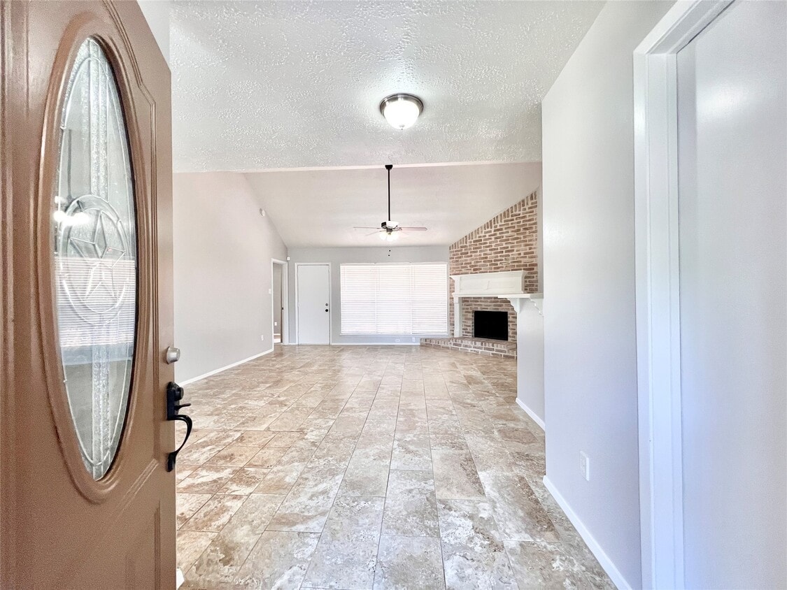 Primary Photo - 19319 Cypress Bay Dr