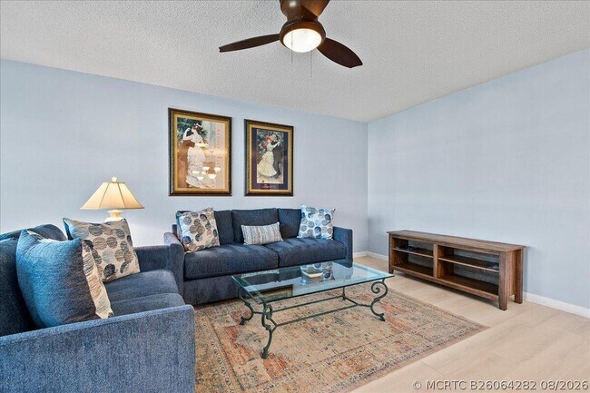 Foto del edificio - 220 Country Ln