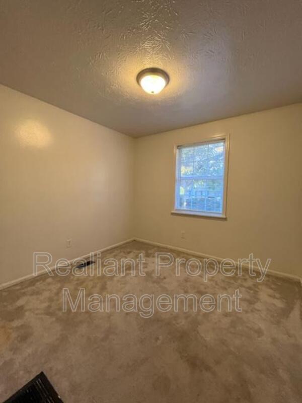 Building Photo - 262 Biloxi Dr