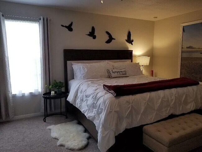 Foto del edificio - Beautifully Furnished 3-Bedroom Pool Home