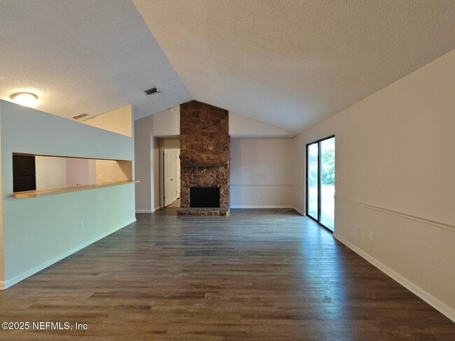 Foto del edificio - 10268 Pine Breeze Rd W