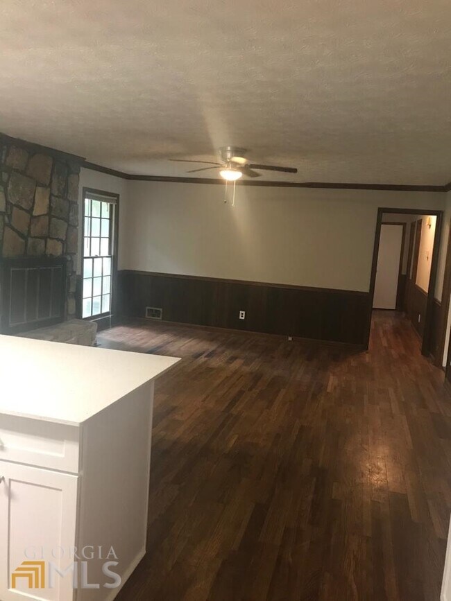 Building Photo - 2694 Hickory Valley Dr