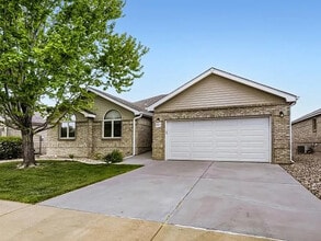 Building Photo - 557 Trailwood Cir