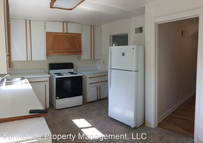 Building Photo - 5 br, 3 bath House - 851 17th Street