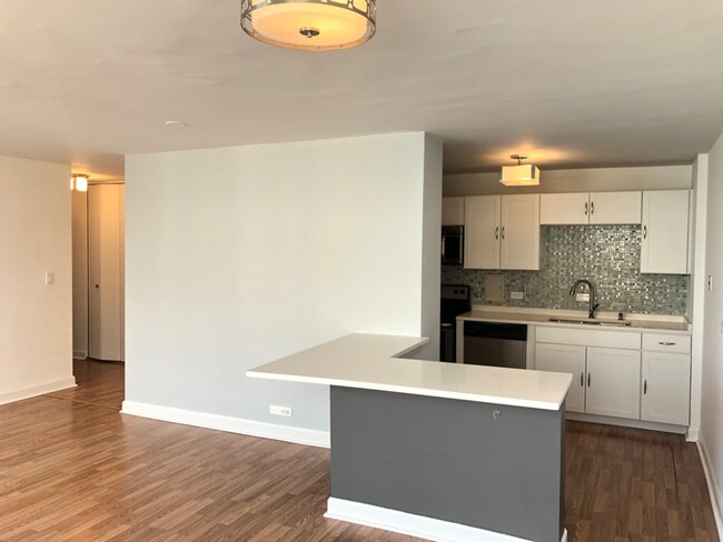 Foto del edificio - 5701 N Sheridan Rd