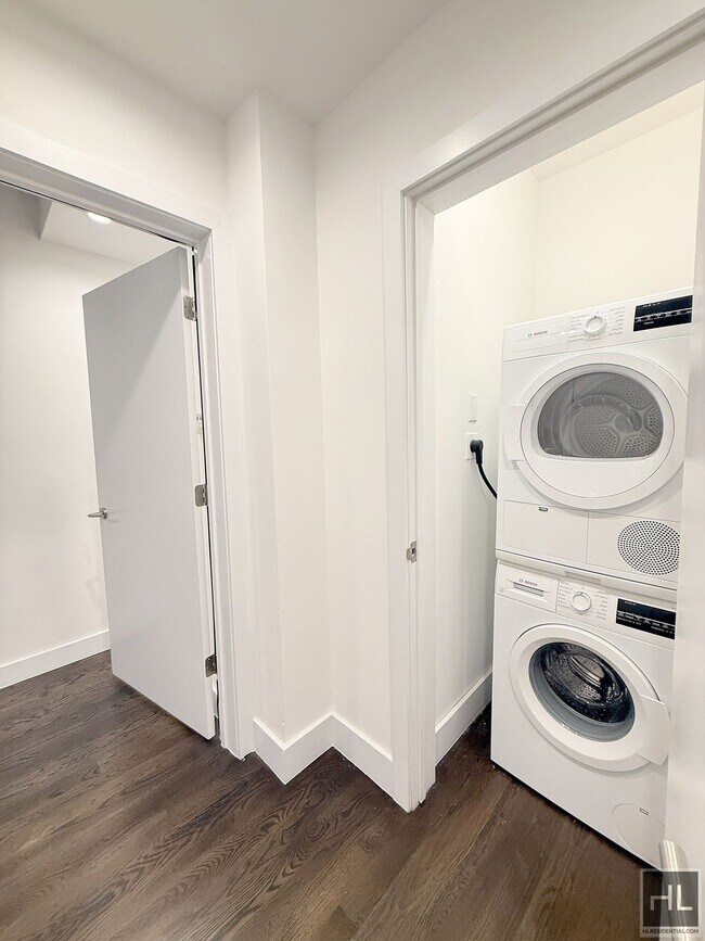 Foto del edificio - RENT STABILIZED | 2 BED 2BATH | 1036 SQFT | WEST END AVENUE