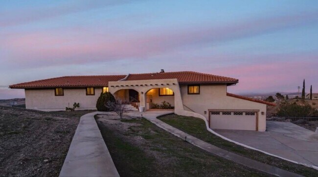 Foto del edificio - 1055 Lakeview Dr