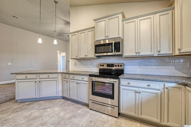 Building Photo - 180 Abercorn Dr