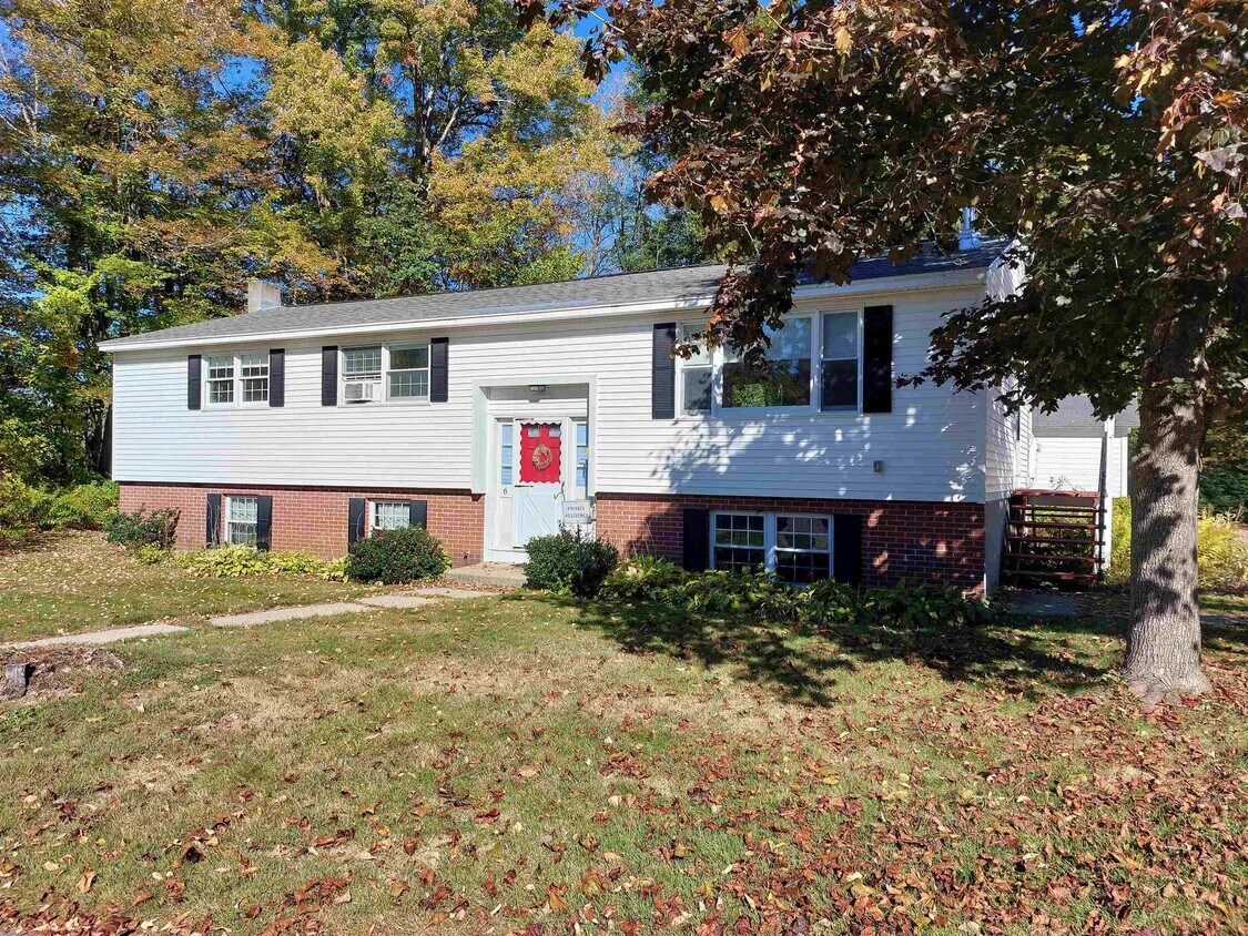 Primary Photo - 6 Woodland Ct