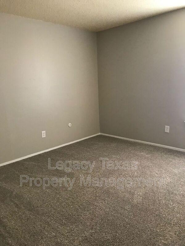 Building Photo - 1407 Courtney Pl