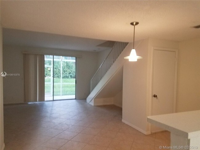 Building Photo - 912 Sevilla Cir