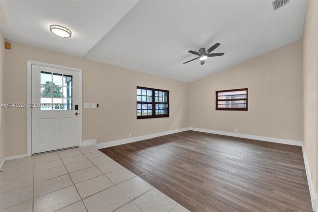 Foto del edificio - 1406 NW 8th St