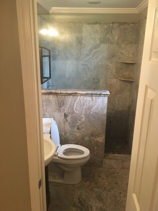 Foto principal - 6717 Carmen St