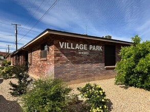 Building Photo - 50 W 400 S