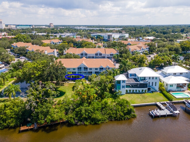 Building Photo - 850 S Tamiami Trl