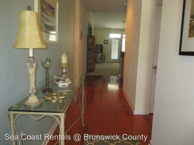 Building Photo - 5154 Elton Dr SE