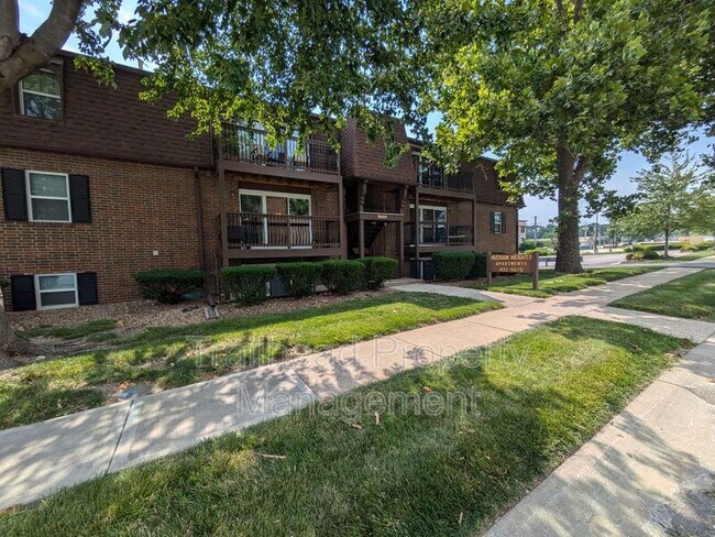 Foto del edificio - 5801 Woodson Dr