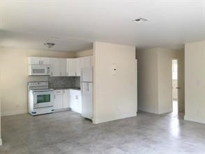 Foto del edificio - 853 SW 9th Ct