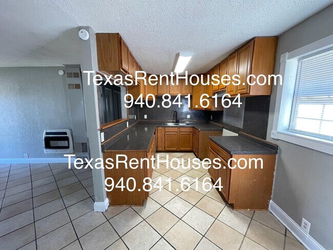 Building Photo - Home with Storm Shelter - Close to SAFB**S...