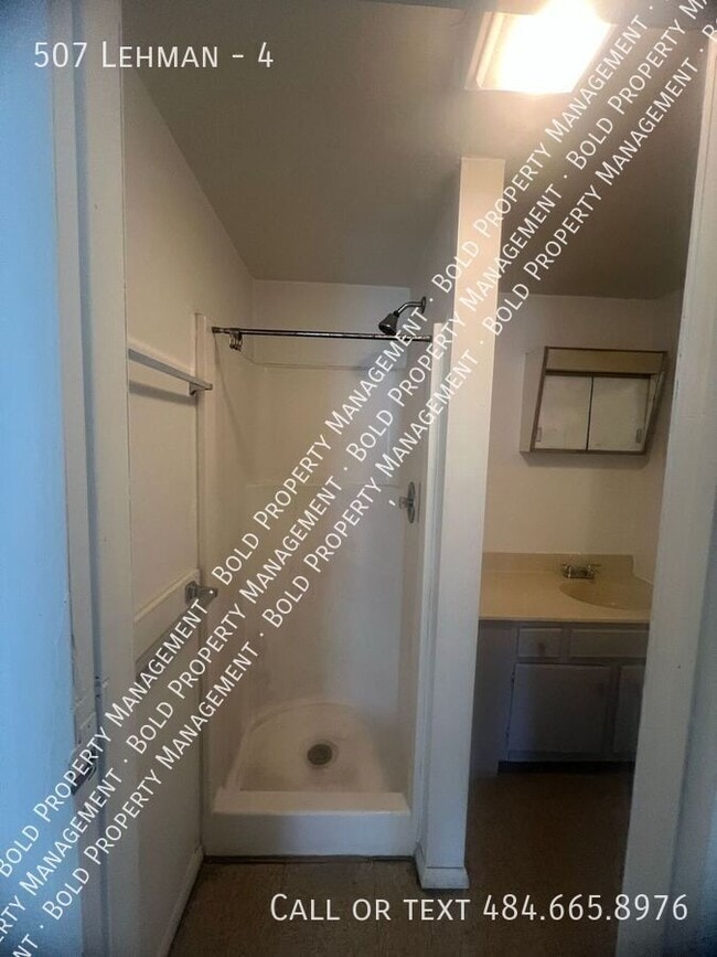 Foto del edificio - 507 Lehman-4