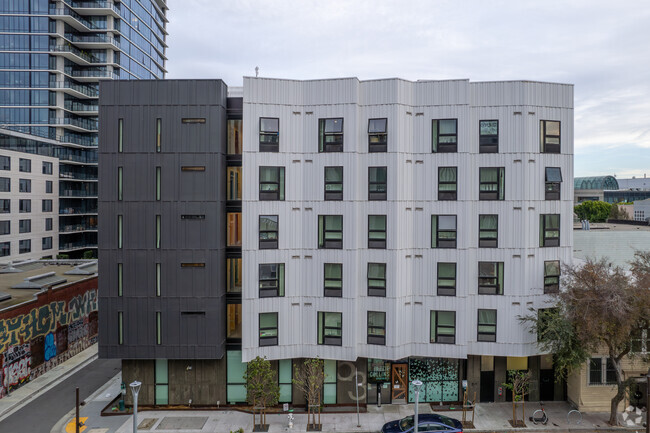 Building Photo - Jazzie Colins Apartments