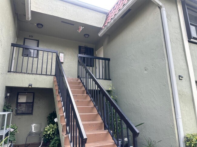 Foto del edificio - 9808 Hammocks Blvd