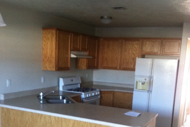 Foto del edificio - 1059 W 200 S