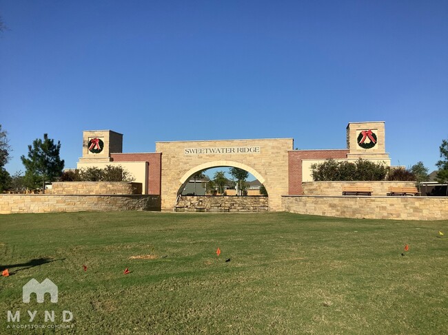 Building Photo - 15480 Maple Ter Dr