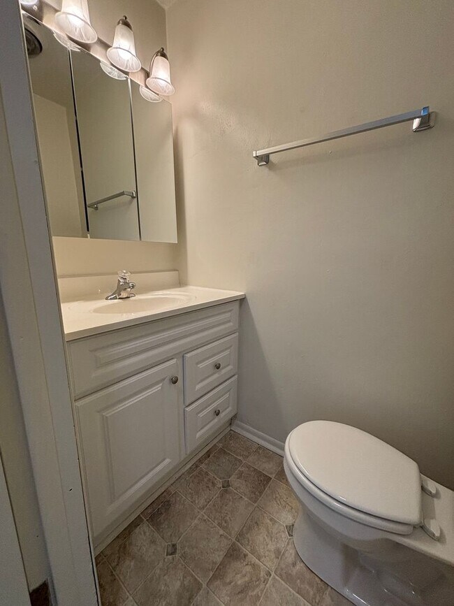 Foto del edificio - 2 Bedroom, 1.5 Bath Townhouse