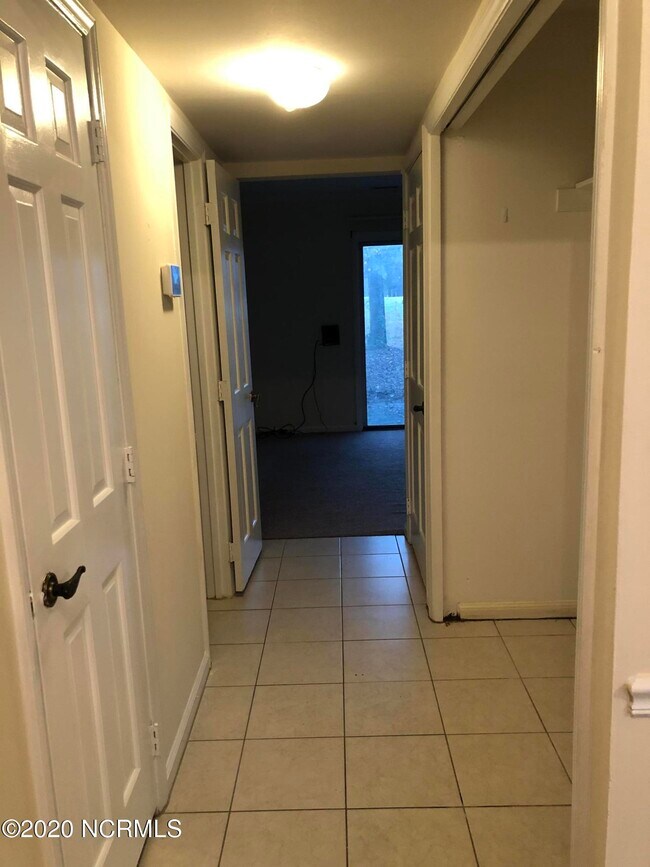 Foto del edificio - 1229 Fairway Terrace