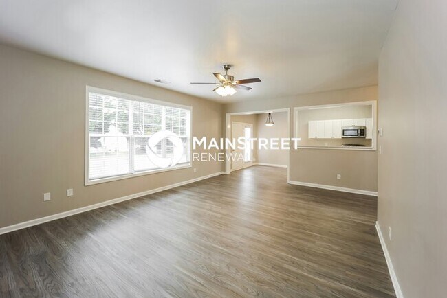 Building Photo - 3 Bedroom Pet-Friendly Home in Atlanta, GA with Main Street Renewal