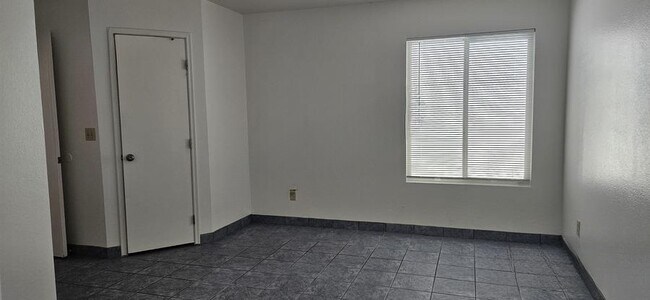Building Photo - 6980 S Placita del Perone