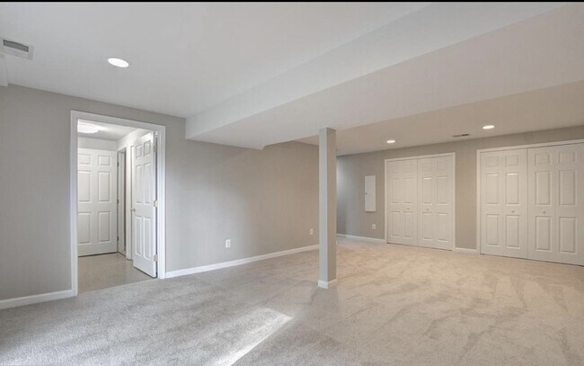 Foto del edificio - 9374 Tartan View Dr