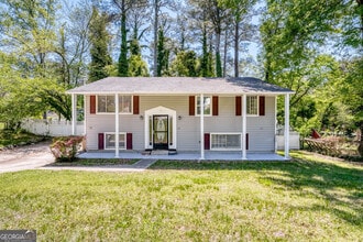 Building Photo - 1340 Pineglen Dr