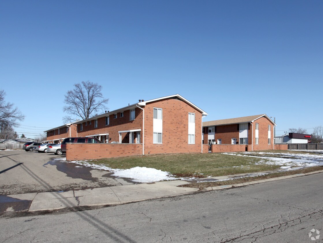 Primary Photo - 4416-4446 E Mound St