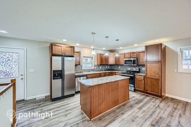 Building Photo - 601 Glenbrook Avenue North, Oakdale, MN, 5...