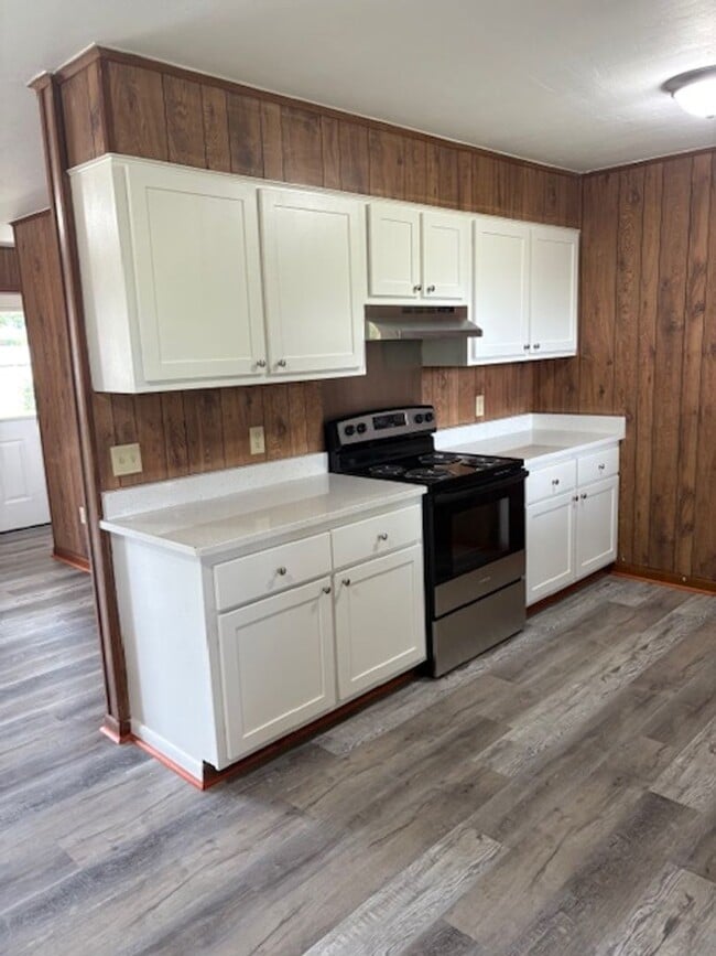 Building Photo - Renovated 3 Bedroom 1 Bath Home for Sale!