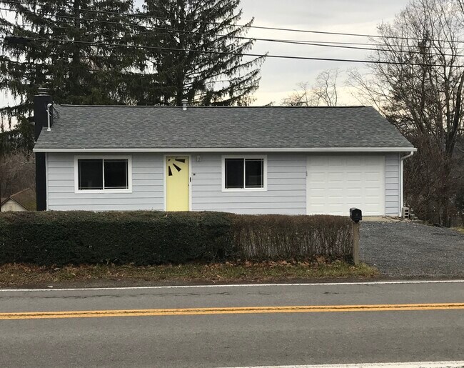 Foto del edificio - 478 Tyrone Rd