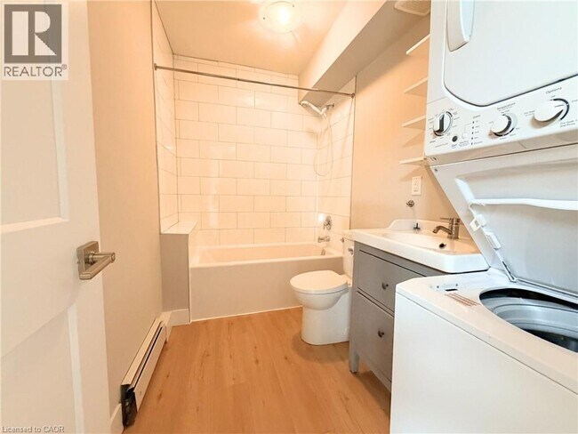 Building Photo - 310 Barton St E