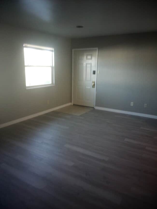 Building Photo - 130 Sandstone Ct