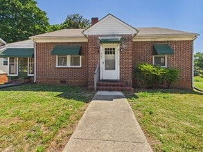 Building Photo - 512 Maple St