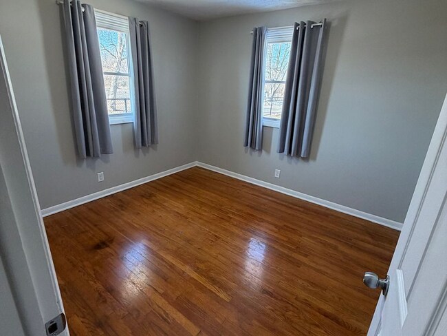 Foto del edificio - 1500 E 26th St