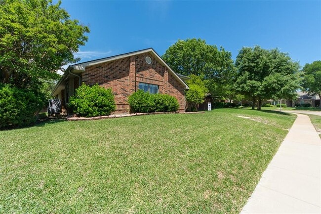 Building Photo - 4405 Ballinger Dr