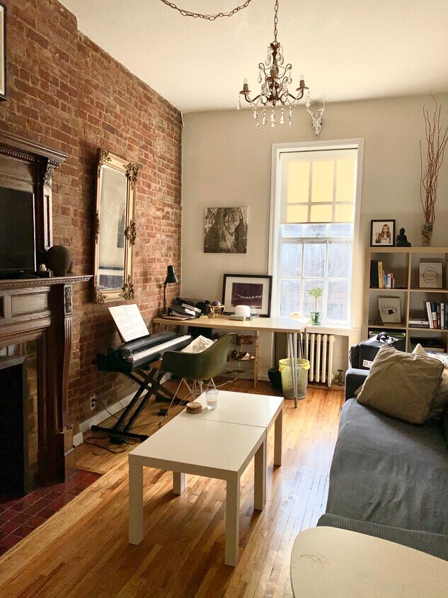 Primary Photo - 65 W 85th St