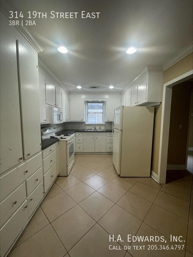 Foto del edificio - 314 19th St E