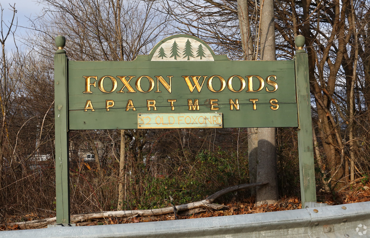 Foto del edificio - Foxon Woods Apartments