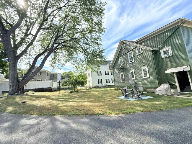 Foto del edificio - 397 Carrington Ave