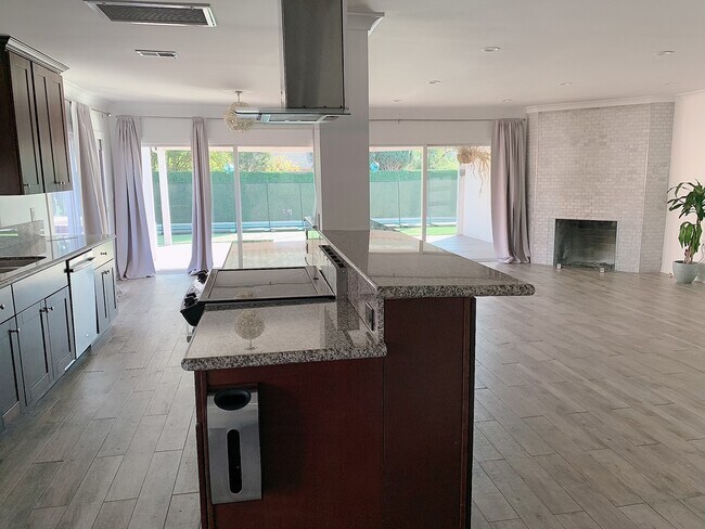 Foto del edificio - 12206 Gault St